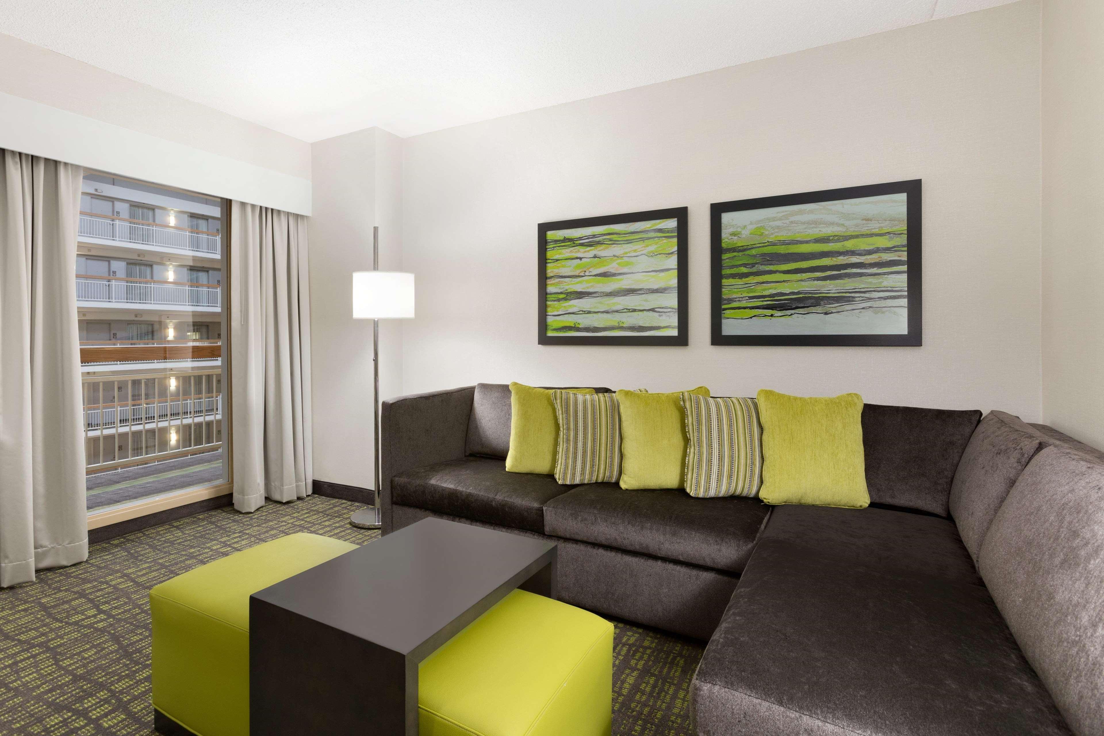Embassy Suites Newark - Wilmington/South מראה חיצוני תמונה