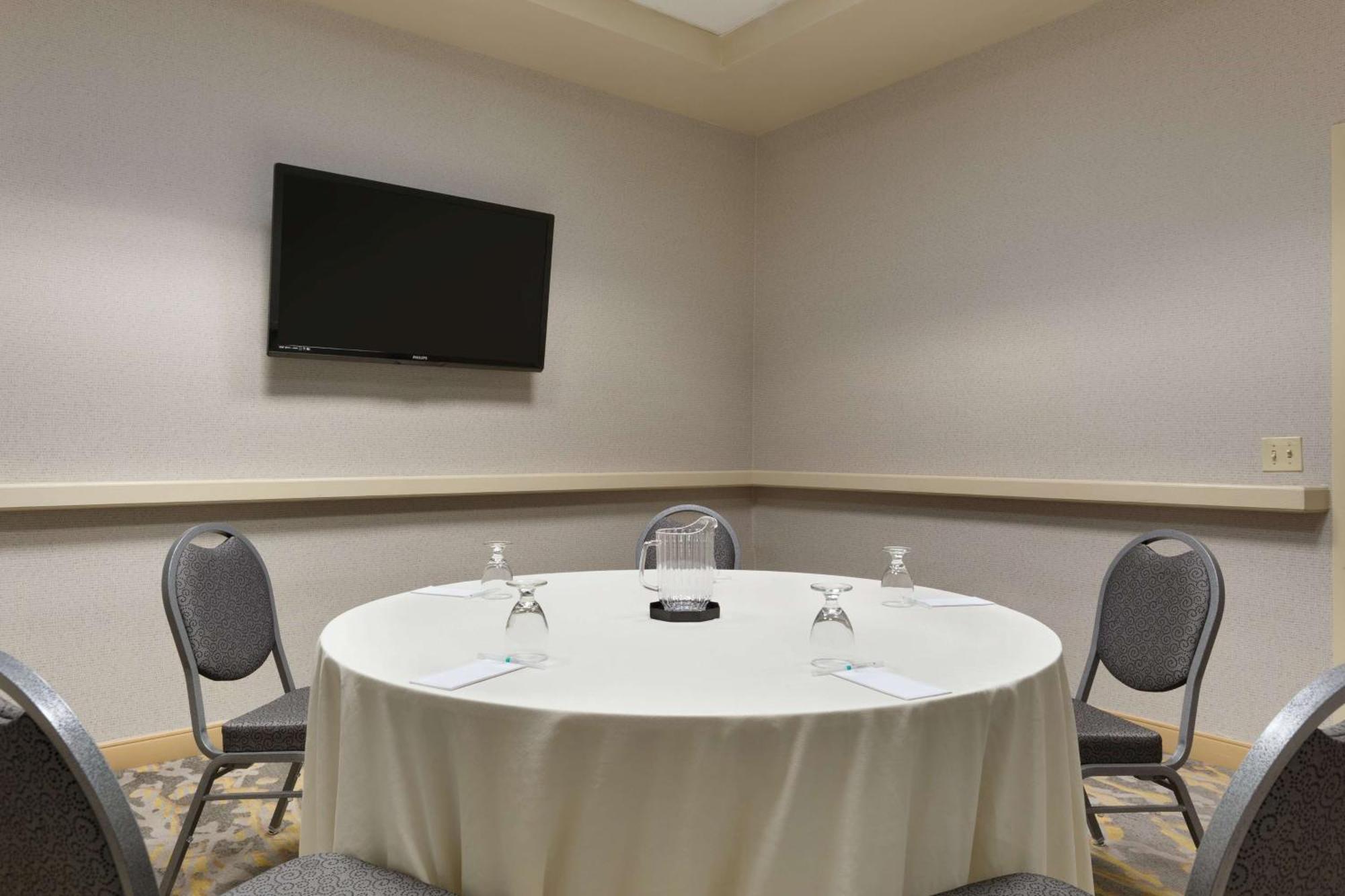 Embassy Suites Newark - Wilmington/South מראה חיצוני תמונה