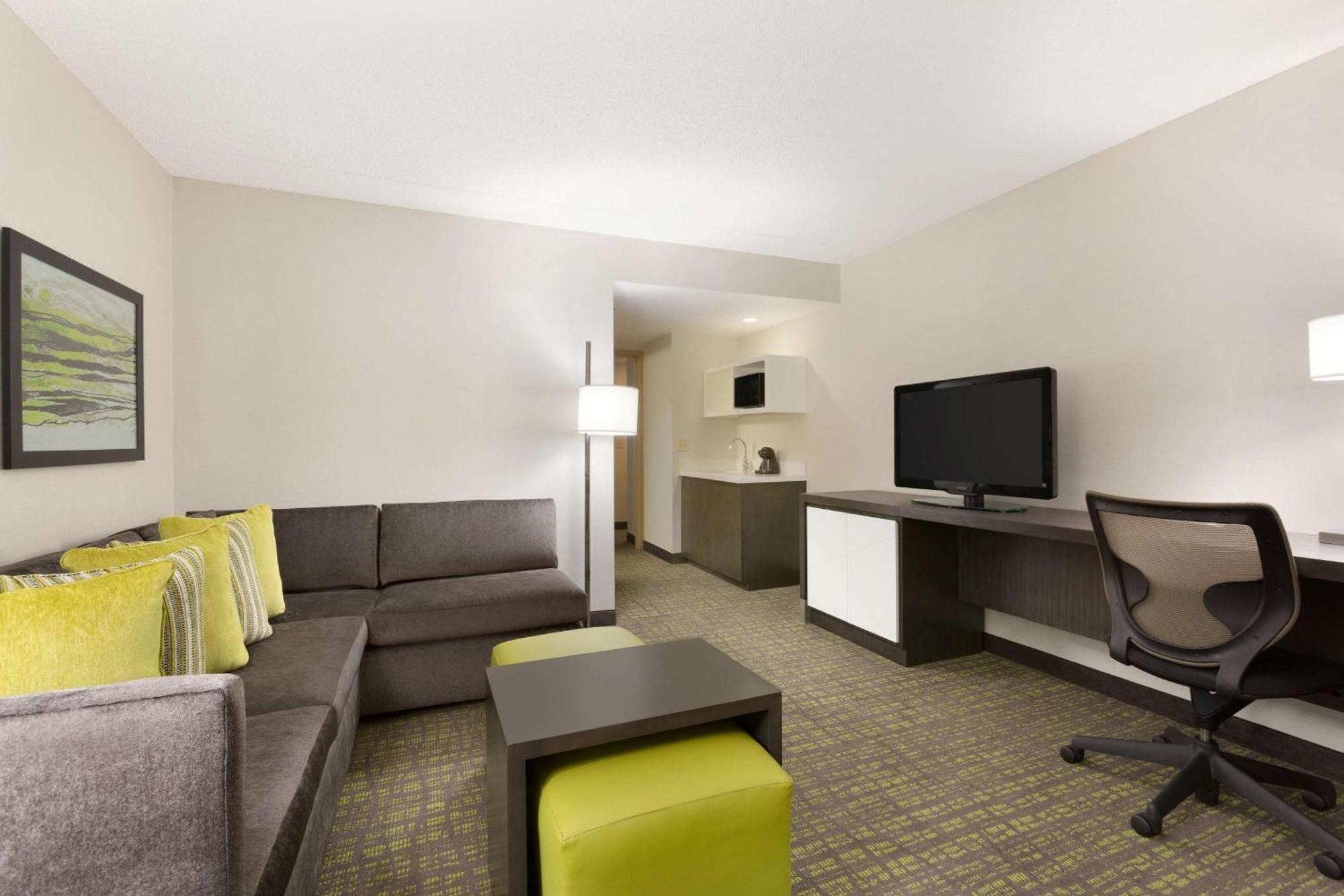 Embassy Suites Newark - Wilmington/South מראה חיצוני תמונה