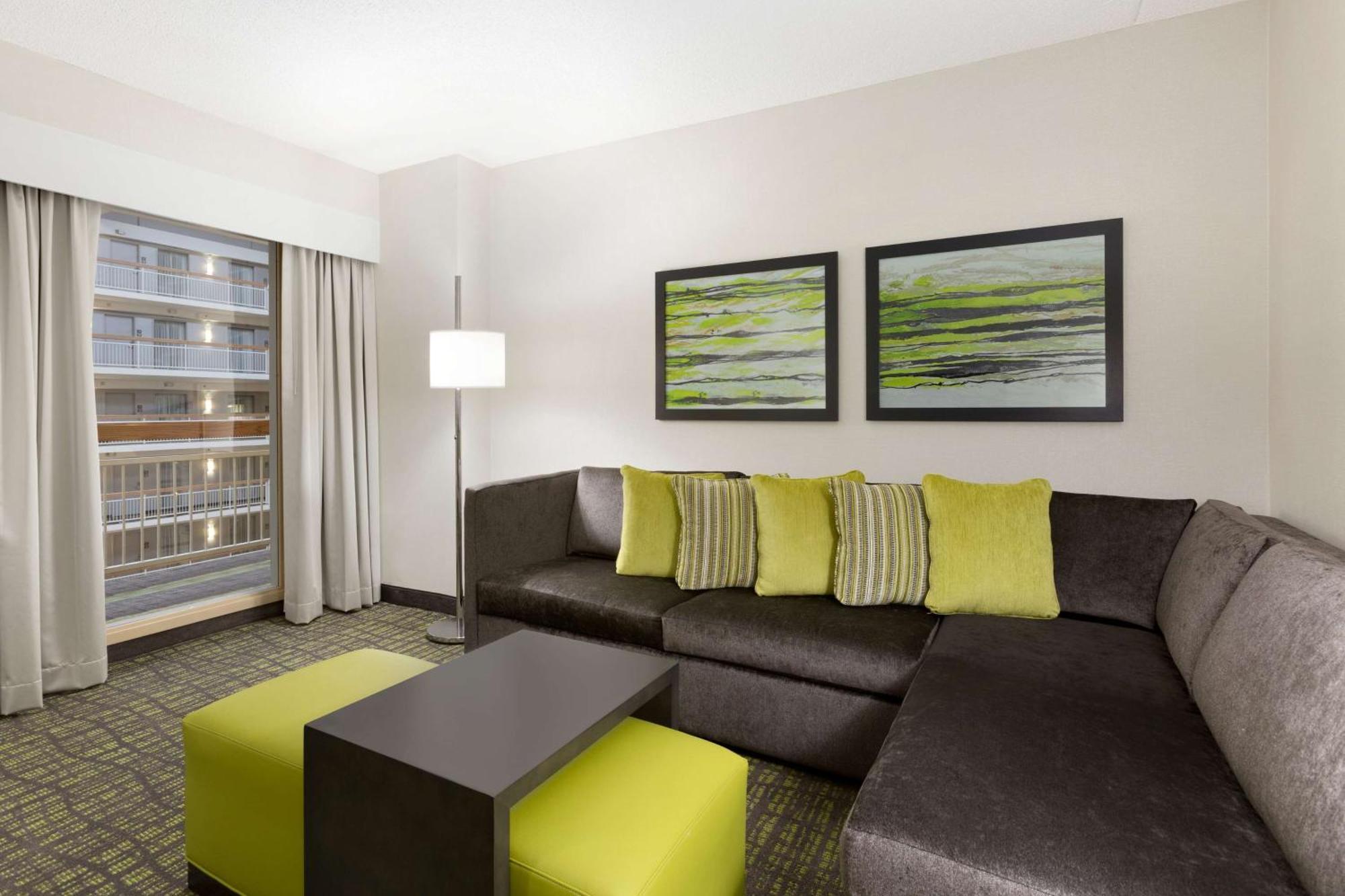 Embassy Suites Newark - Wilmington/South מראה חיצוני תמונה