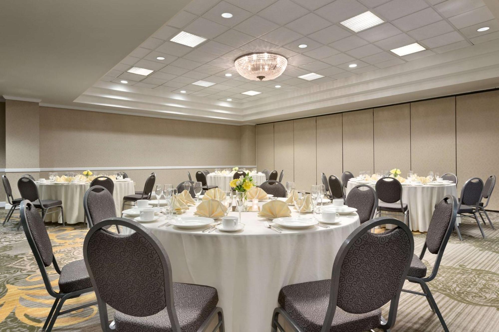 Embassy Suites Newark - Wilmington/South מראה חיצוני תמונה