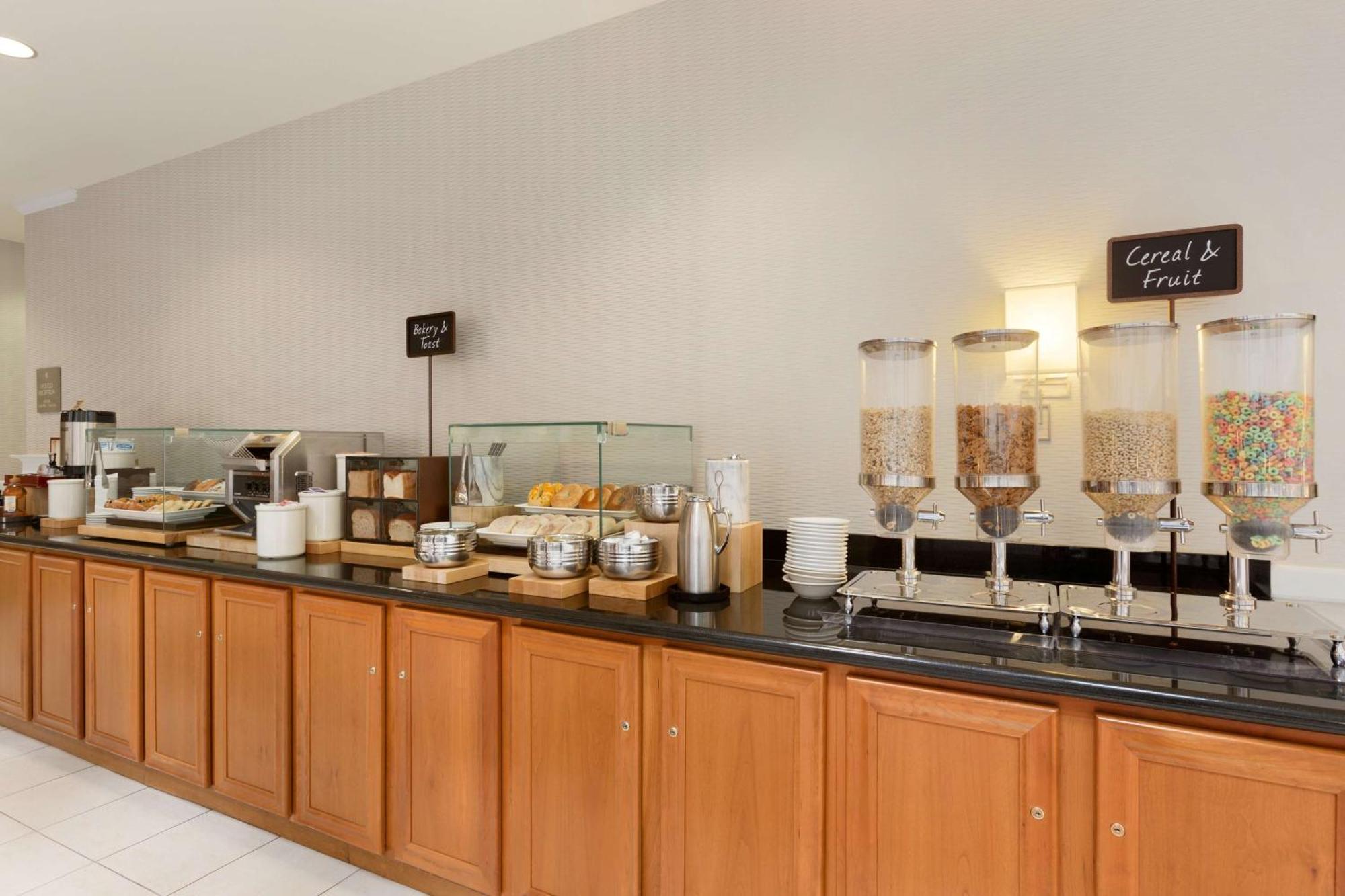 Embassy Suites Newark - Wilmington/South מראה חיצוני תמונה